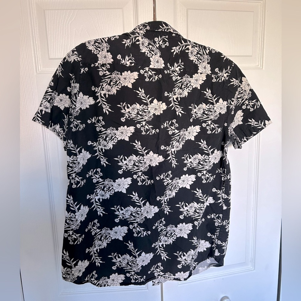 Men’s Black Floral Button Up - L - EUC - Picture 2 of 3
